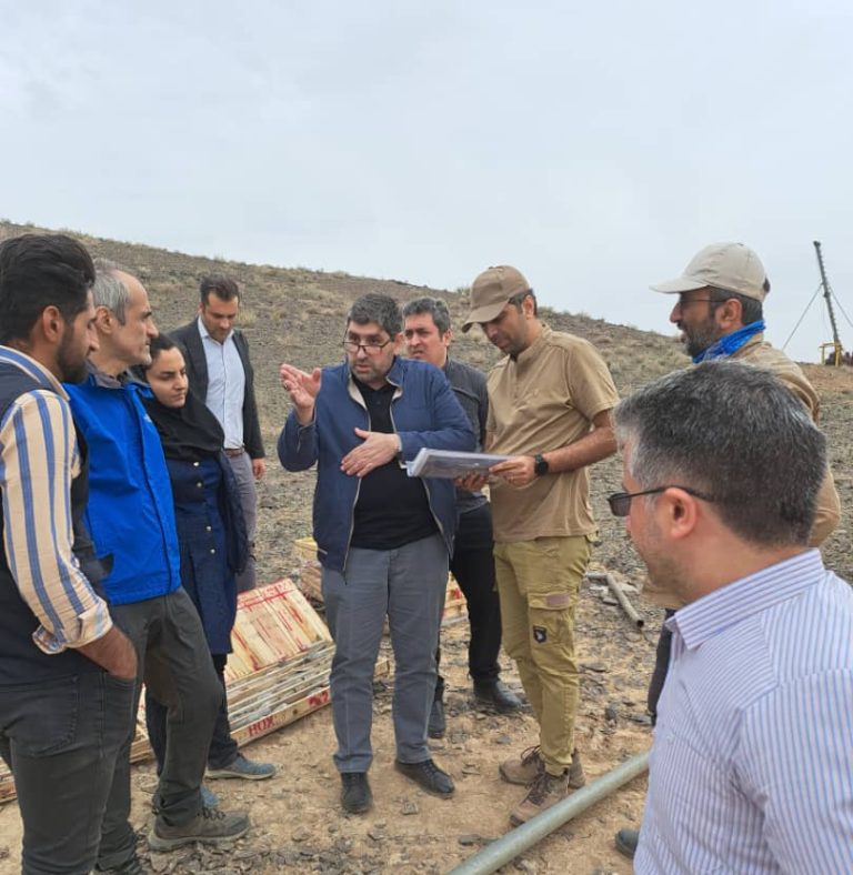 بازدید مدیرعامل شرکت منابع معدنی پایا از محدوده اکتشافی و معدنی طلای ورزنه